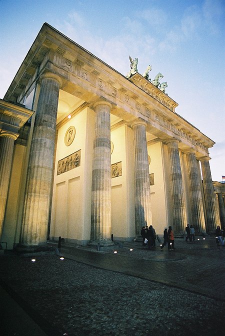 /uploadedfiles/media/de/Germany/brandenburg_gate_lge.jpg